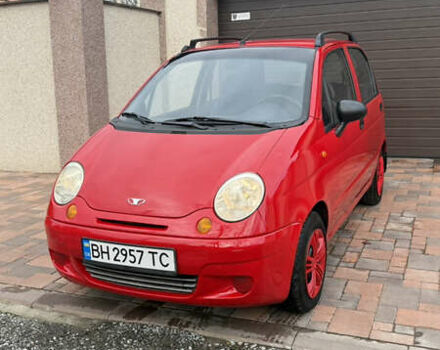 Красный Дэу Матиз, объемом двигателя 0.8 л и пробегом 64 тыс. км за 3300 $, фото 1 на Automoto.ua