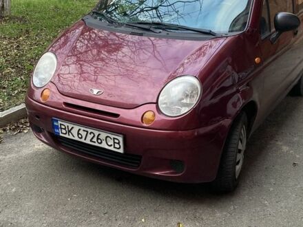 Дэу Матиз 2008 в Ровно на Automoto.ua Красный Дэу Матиз, объемом двигателя 0.8 л и пробегом 160 тыс. км за 1850 $, фото 1 на Automoto.ua
