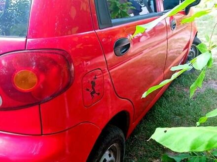 Деу Матіз 2010 у Маньківка на Automoto.ua Червоний Деу Матіз, об'ємом двигуна 0.8 л та пробігом 82 тис. км за 2200 $, фото 1 на Automoto.ua