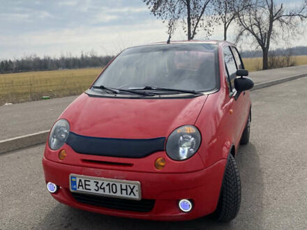 Деу Матіз 2011 у Кривому Розі на Automoto.ua Червоний Деу Матіз, об'ємом двигуна 0.8 л та пробігом 74 тис. км за 3300 $, фото 1 на Automoto.ua