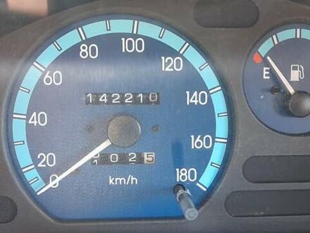 Дэу Матиз 2011 в Макарове на Automoto.ua Красный Дэу Матиз, объемом двигателя 0.8 л и пробегом 142 тыс. км за 2100 $, фото 1 на Automoto.ua