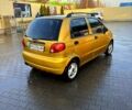 Желтый Дэу Матиз, объемом двигателя 0.8 л и пробегом 270 тыс. км за 1300 $, фото 2 на Automoto.ua
