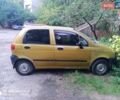 Желтый Дэу Матиз, объемом двигателя 0.8 л и пробегом 180 тыс. км за 1100 $, фото 2 на Automoto.ua