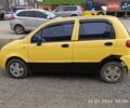 Желтый Дэу Матиз, объемом двигателя 0.8 л и пробегом 115 тыс. км за 2800 $, фото 1 на Automoto.ua