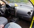 Желтый Дэу Матиз, объемом двигателя 0.8 л и пробегом 80 тыс. км за 2400 $, фото 3 на Automoto.ua