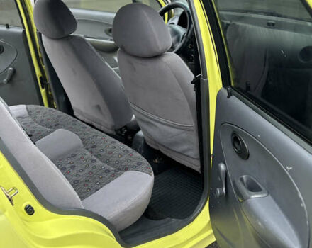 Жовтий Деу Матіз, об'ємом двигуна 0.77 л та пробігом 186 тис. км за 2400 $, фото 16 на Automoto.ua