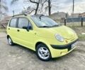 Желтый Дэу Матиз, объемом двигателя 0.8 л и пробегом 100 тыс. км за 3300 $, фото 1 на Automoto.ua