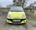 Желтый Дэу Матиз, объемом двигателя 0.8 л и пробегом 100 тыс. км за 3300 $, фото 1 на Automoto.ua