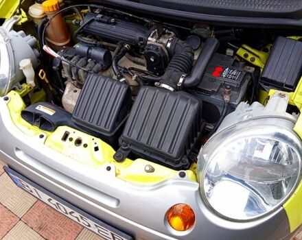 Желтый Дэу Матиз, объемом двигателя 0.8 л и пробегом 80 тыс. км за 2400 $, фото 6 на Automoto.ua