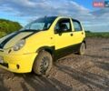 Желтый Дэу Матиз, объемом двигателя 0.8 л и пробегом 131 тыс. км за 2500 $, фото 1 на Automoto.ua
