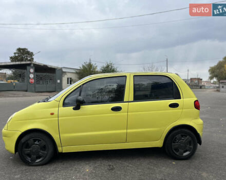 Желтый Дэу Матиз, объемом двигателя 0.8 л и пробегом 120 тыс. км за 2400 $, фото 3 на Automoto.ua