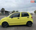 Желтый Дэу Матиз, объемом двигателя 0.8 л и пробегом 120 тыс. км за 2400 $, фото 3 на Automoto.ua