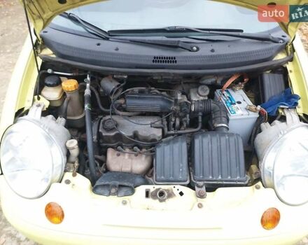 Желтый Дэу Матиз, объемом двигателя 0.8 л и пробегом 103 тыс. км за 2700 $, фото 4 на Automoto.ua