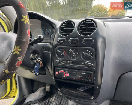 Желтый Дэу Матиз, объемом двигателя 0.8 л и пробегом 120 тыс. км за 2400 $, фото 22 на Automoto.ua