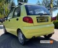 Желтый Дэу Матиз, объемом двигателя 0.8 л и пробегом 230 тыс. км за 3000 $, фото 4 на Automoto.ua