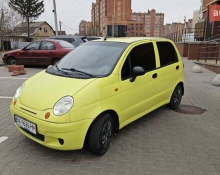 Желтый Дэу Матиз, объемом двигателя 0.8 л и пробегом 132 тыс. км за 2750 $, фото 1 на Automoto.ua