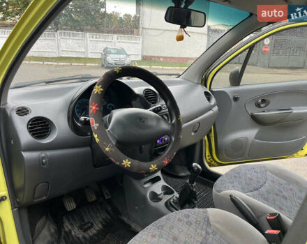 Желтый Дэу Матиз, объемом двигателя 0.8 л и пробегом 120 тыс. км за 2400 $, фото 19 на Automoto.ua