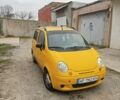 Желтый Дэу Матиз, объемом двигателя 0.8 л и пробегом 120 тыс. км за 2100 $, фото 1 на Automoto.ua