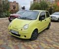 Желтый Дэу Матиз, объемом двигателя 0.8 л и пробегом 130 тыс. км за 2400 $, фото 1 на Automoto.ua