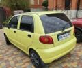 Желтый Дэу Матиз, объемом двигателя 0.8 л и пробегом 130 тыс. км за 2400 $, фото 4 на Automoto.ua