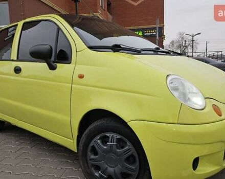 Желтый Дэу Матиз, объемом двигателя 0.8 л и пробегом 132 тыс. км за 2750 $, фото 2 на Automoto.ua