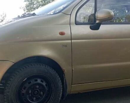 Желтый Дэу Матиз, объемом двигателя 0.8 л и пробегом 200 тыс. км за 1100 $, фото 3 на Automoto.ua