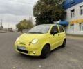Желтый Дэу Матиз, объемом двигателя 0.8 л и пробегом 115 тыс. км за 2400 $, фото 1 на Automoto.ua