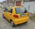 Желтый Дэу Матиз, объемом двигателя 0.8 л и пробегом 120 тыс. км за 2100 $, фото 3 на Automoto.ua