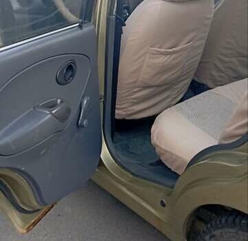 Желтый Дэу Матиз, объемом двигателя 0.8 л и пробегом 200 тыс. км за 1100 $, фото 5 на Automoto.ua