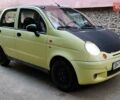 Желтый Дэу Матиз, объемом двигателя 0.8 л и пробегом 166 тыс. км за 2000 $, фото 1 на Automoto.ua