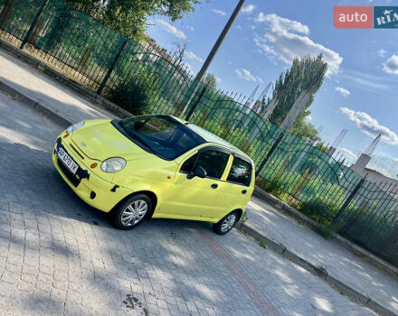 Желтый Дэу Матиз, объемом двигателя 0.8 л и пробегом 113 тыс. км за 2200 $, фото 1 на Automoto.ua