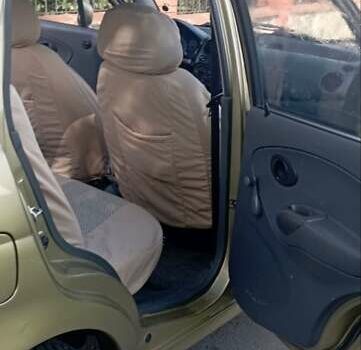 Желтый Дэу Матиз, объемом двигателя 0.8 л и пробегом 200 тыс. км за 1100 $, фото 6 на Automoto.ua