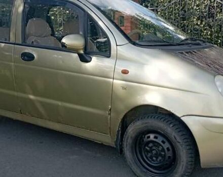 Желтый Дэу Матиз, объемом двигателя 0.8 л и пробегом 200 тыс. км за 1100 $, фото 4 на Automoto.ua