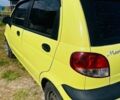Желтый Дэу Матиз, объемом двигателя 0.8 л и пробегом 150 тыс. км за 2000 $, фото 1 на Automoto.ua