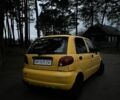 Желтый Дэу Матиз, объемом двигателя 0.8 л и пробегом 150 тыс. км за 1500 $, фото 1 на Automoto.ua
