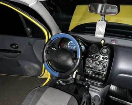 Желтый Дэу Матиз, объемом двигателя 0.8 л и пробегом 150 тыс. км за 1500 $, фото 8 на Automoto.ua