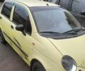 Желтый Дэу Матиз, объемом двигателя 0.8 л и пробегом 136 тыс. км за 1900 $, фото 1 на Automoto.ua