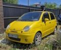Желтый Дэу Матиз, объемом двигателя 0.8 л и пробегом 115 тыс. км за 2400 $, фото 1 на Automoto.ua