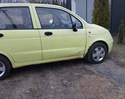 Желтый Дэу Матиз, объемом двигателя 0.8 л и пробегом 140 тыс. км за 1600 $, фото 1 на Automoto.ua