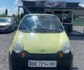 Желтый Дэу Матиз, объемом двигателя 0.8 л и пробегом 150 тыс. км за 1800 $, фото 5 на Automoto.ua