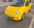 Желтый Дэу Матиз, объемом двигателя 0.8 л и пробегом 105 тыс. км за 2100 $, фото 1 на Automoto.ua