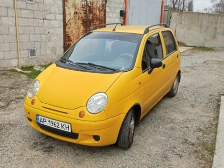 Желтый Дэу Матиз, объемом двигателя 0.8 л и пробегом 120 тыс. км за 2100 $, фото 1 на Automoto.ua