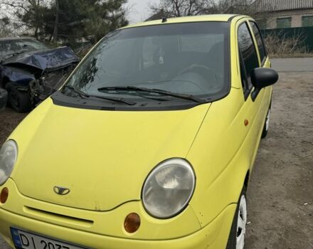 Желтый Дэу Матиз, объемом двигателя 0.8 л и пробегом 150 тыс. км за 1800 $, фото 1 на Automoto.ua