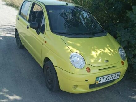 Желтый Дэу Матиз, объемом двигателя 0.8 л и пробегом 150 тыс. км за 2400 $, фото 1 на Automoto.ua