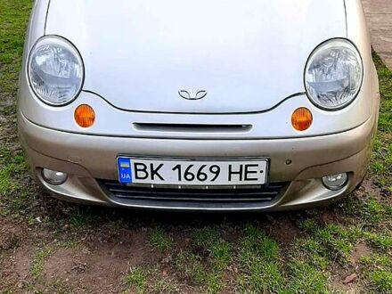 Дэу Матиз 2008 в Корсунь-Шевченковском на Automoto.ua Серый Дэу Матиз, объемом двигателя 1 л и пробегом 120 тыс. км за 1850 $, фото 1 на Automoto.ua