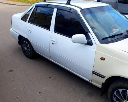 Белый Дэу Нексия, объемом двигателя 1.5 л и пробегом 100 тыс. км за 1300 $, фото 1 на Automoto.ua