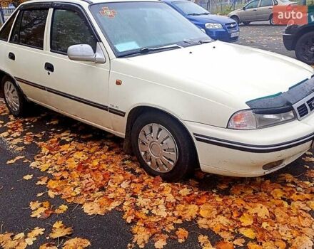 Белый Дэу Нексия, объемом двигателя 1.5 л и пробегом 325 тыс. км за 1500 $, фото 4 на Automoto.ua