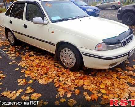 Белый Дэу Нексия, объемом двигателя 1.5 л и пробегом 325 тыс. км за 1500 $, фото 5 на Automoto.ua