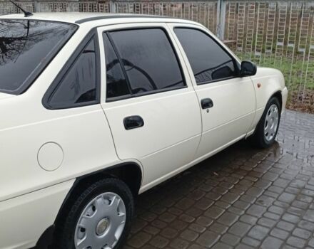 Белый Дэу Нексия, объемом двигателя 1.5 л и пробегом 111 тыс. км за 2200 $, фото 7 на Automoto.ua