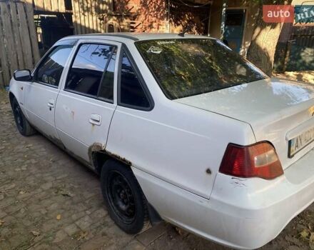 Белый Дэу Нексия, объемом двигателя 1.6 л и пробегом 400 тыс. км за 1335 $, фото 2 на Automoto.ua